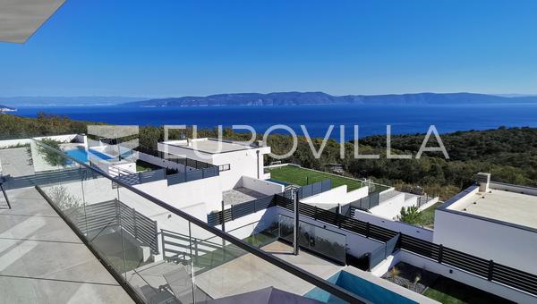 Rasa, Crni - havuzlu ve panoramik deniz manzaralı özel, modern bir villa