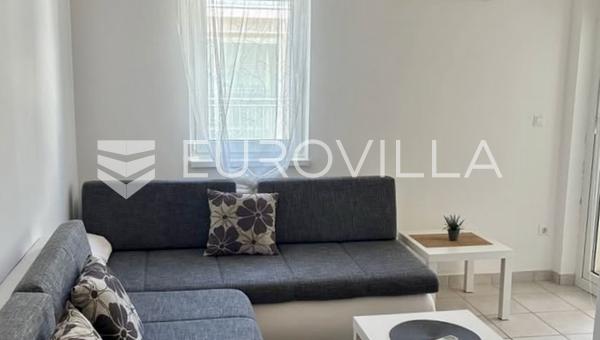 Novi Vinodolski, estudio amueblado a 100 m del mar