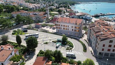 Cres, stadskärnan, lägenhet med tre sovrum och takterrass, NYPRODUKTION