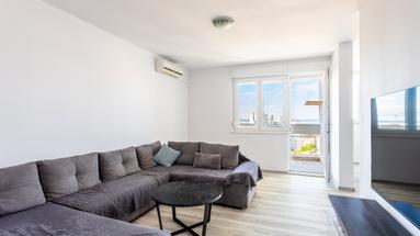 Split, Sućidar, two bedroom furnished apartment with an open sea view