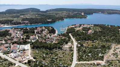 Milna, otok Brač, investicijsko zemljište 10 930 m²
