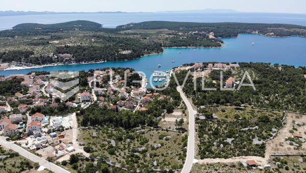 Milna, otok Brač, investicijsko zemljište 10 930 m²