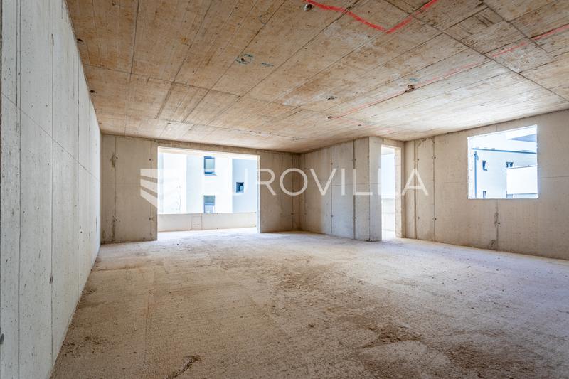 Makarska, eine Zweizimmerwohnung im ersten Stock mit einer geräumigen Terrasse - 3