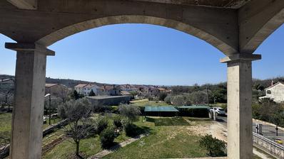 Istra, Rovinjsko selo, dva stana u roh bau fazi i okućnica 591 m²