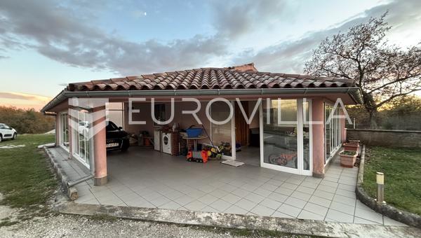 Istria, Marcana - casa con garaje en una enorme parcela en un oasis de paz