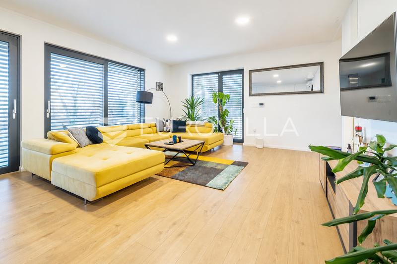 Zagreb, Bijenik, Luxusvilla 376,92 m² auf einem Grundstück von 1.400 m², offene Aussicht - 2