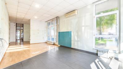Zagreb, Martinovka, dvonivojski ulični poslovni prostor velikosti 129 m² v pritličju