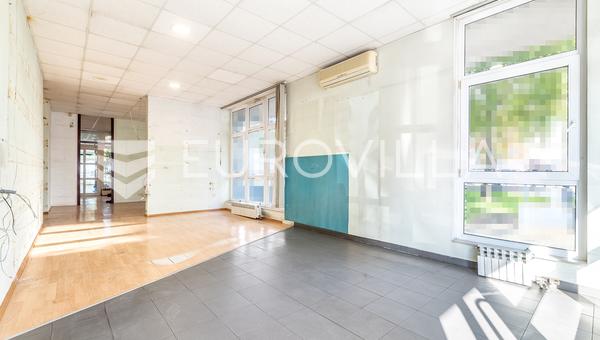 Zágráb, Martinovka, kétszintes, utcafronti üzlethelyiség 129 m²-en a földszinten