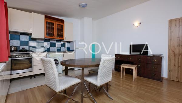 Fiume, Marinici, tágas emeleti lakás 112,72 m²-en, nagy terasszal