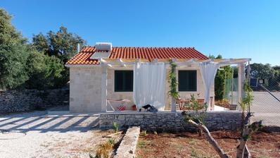 Otok Brač, Škrip, kuća s zemljištem