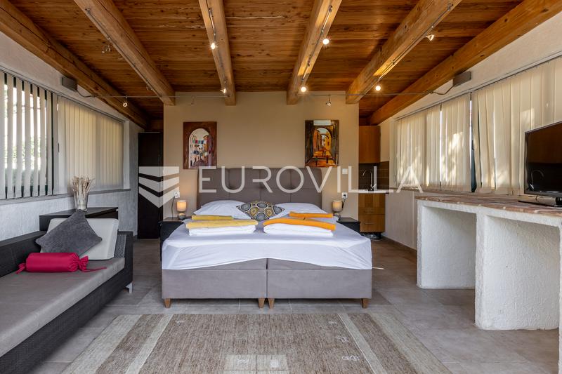 Rogoznica, havuzlu, deniz manzaralı ve gizli bahçeli güzel bir villa - 13