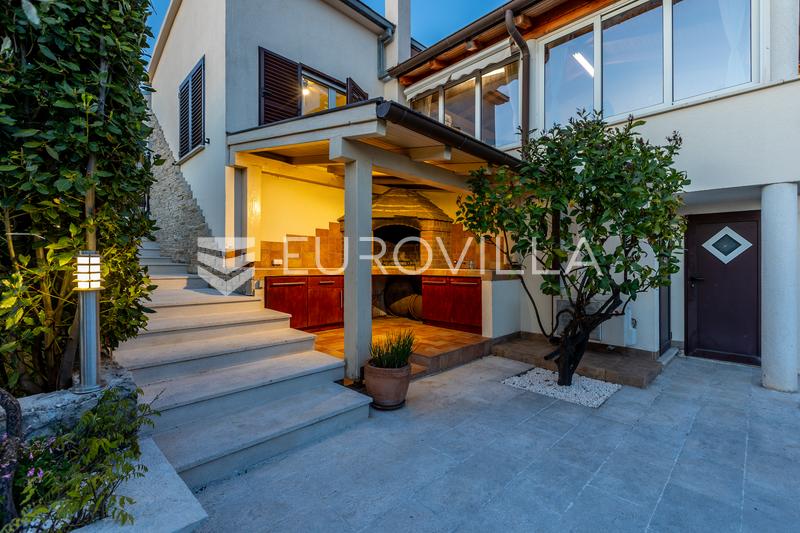 Rogoznica, havuzlu, deniz manzaralı ve gizli bahçeli güzel bir villa - 11