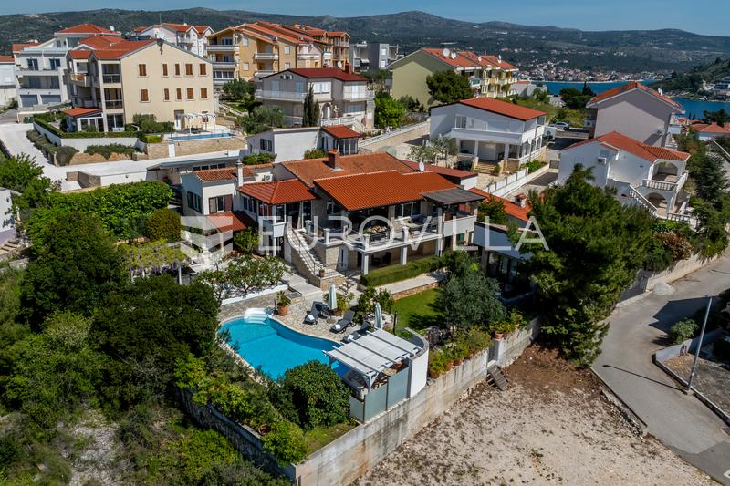 Rogoznica, havuzlu, deniz manzaralı ve gizli bahçeli güzel bir villa - 3