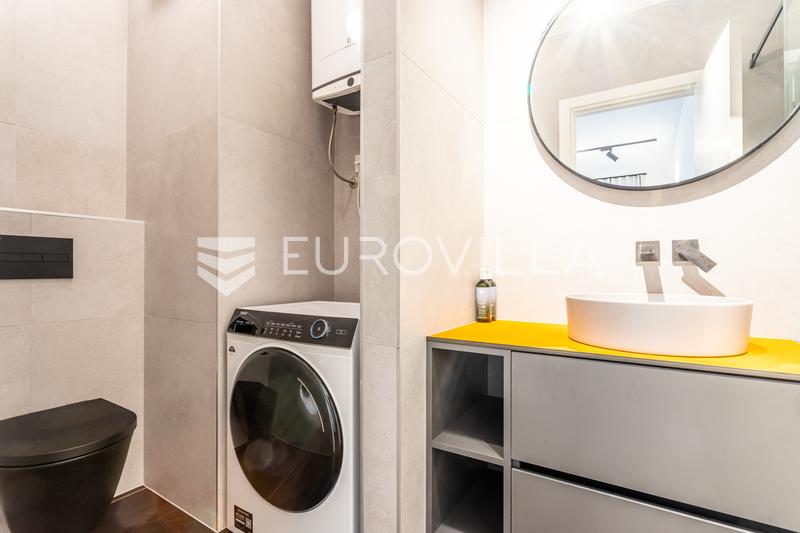 Split, jednosoban stan s prostranom terasom