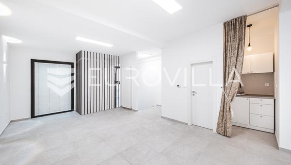 Zágráb, Trnje, újonnan felújított üzlethelyiség 150 m²