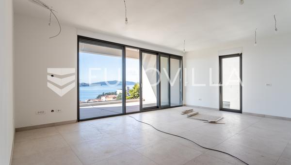 Trogir, Čiovo, ekskluzivan penthouse s privatnim bazenom