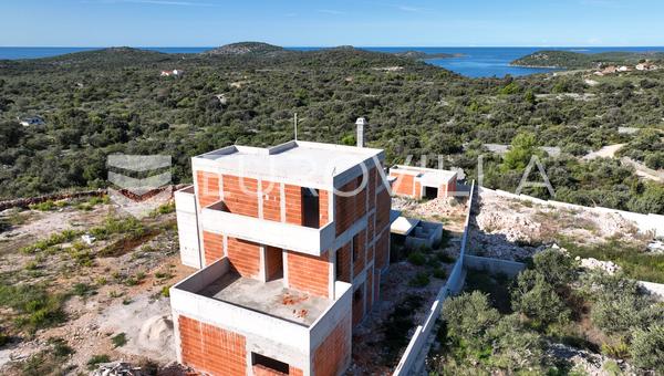 Rogoznica, Dvornica, yapım aşamasında 450 m² alana sahip lüks villa