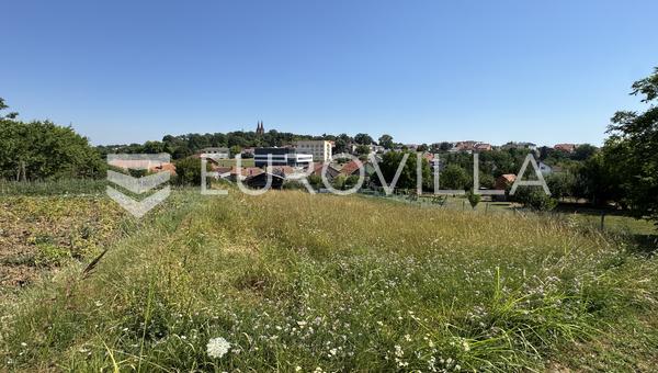 Dakovo, atractivo terreno edificable de 1174 m2