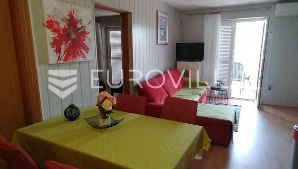 Rab Adası, Lopar, ticari ve konut birimlerine sahip çok amaçlı ev, çekici bir konumda