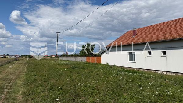 Dakovo - Attraente terreno edificabile di 629 m² in vendita