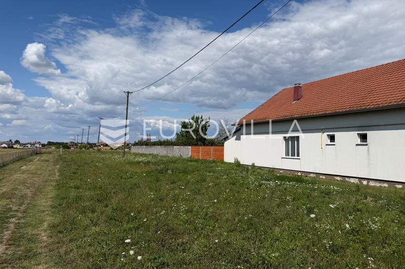 Đakovo - Attractive 629 m² Building Plot for Sale - 1