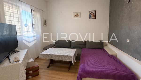 Đakovo, Centro, appartamento in una casa 61 m²