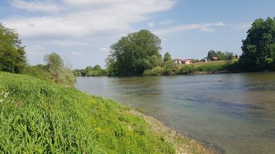 Ozalj, stavební pozemek o rozloze 1 500 m² přímo u řeky Kupy, jedinečná lokalita