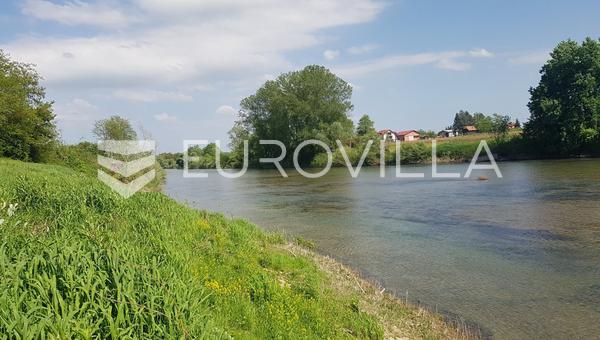 Озаль, земельный участок под строительство площадью 1500 м² на берегу реки Купа, уникальное расположение