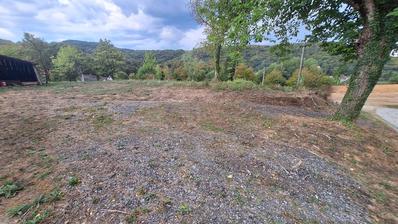 Karlovac, Gornje Zastinje, zemljišče 1030 m² na mirni lokaciji