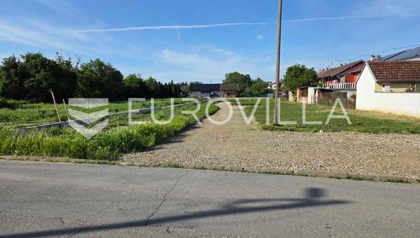 Osijek, Zeleno Polje - Stavební pozemek na prodej, 2 371 m²
