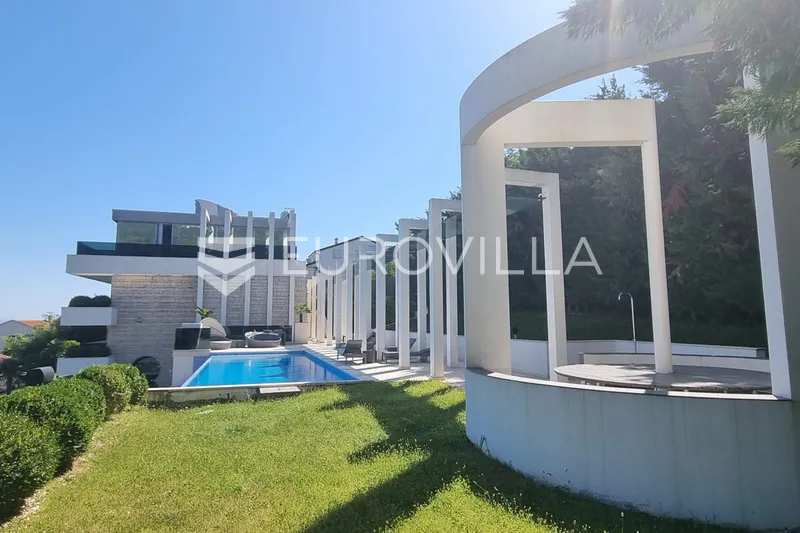 Opatija, Ičići, spektakularna dizajnerska vila NKP 753 m2 28