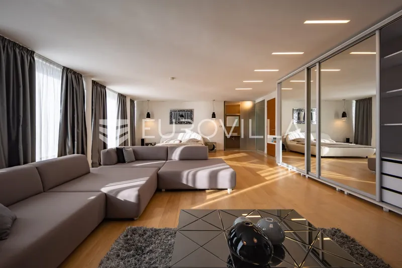Opatija, Ičići, spektakularna dizajnerska vila NKP 753 m2 36