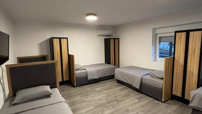 Zagreb, Trešnjevka, hostel 485 m² sa 70 kreveta i 10 parkirnih mjesta