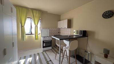 Istra, Poreč okolica, prostrani stan podijeljen u 3 studio apartmana na mirnoj lokaciji