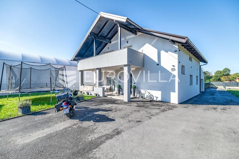 Velika Gorica, Kobilic, dom rodzinny o powierzchni 178 m² z basenem i przestronną działką. - 14