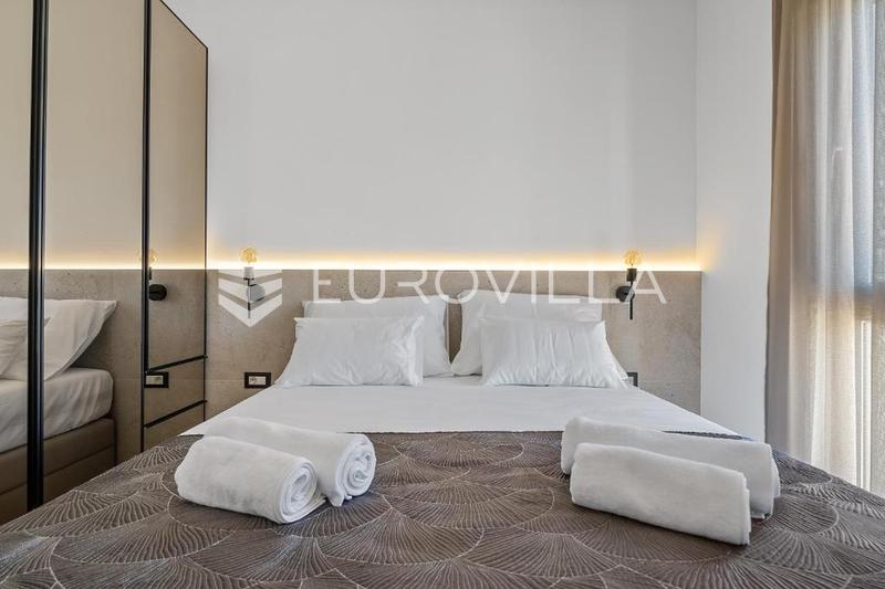Kaštel Sućurac, modernisti kalustettu yksiö merinäköalalla - 7