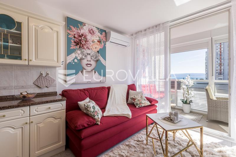 Split, Trstenik jednosoban stan s pogledom na more, 43 m²