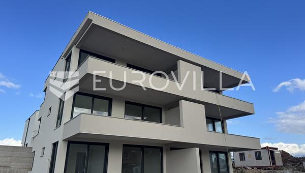 Pag, Povljana, apartamento de dos dormitorios en un moderno edificio de nueva construcción