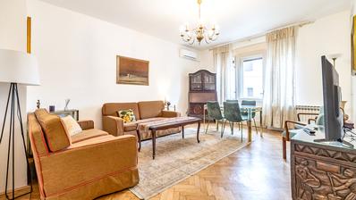 Zagreb, Kaptol, møblert toromsleilighet i 1. etasje i en boligblokk