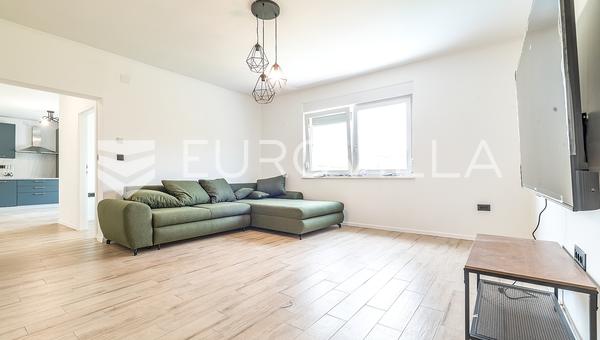 Zagreb, Markuševec, Modern Two-Bedroom Apartment 85 m² with Terrace, Garden and Swimming Pool