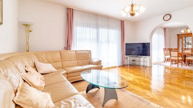 Zagreb, Sesvetski Kraljevec, kvalitetna kuća s dva stana i garažom 390 m2