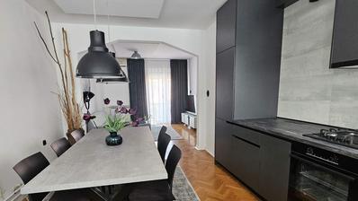 Osijek, industriområdet - modern lägenhet i hus uthyres, med en yta på 130 m²