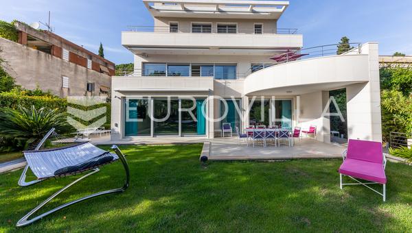 Split, Meje, ekskluzivna Vila prvi red do mora