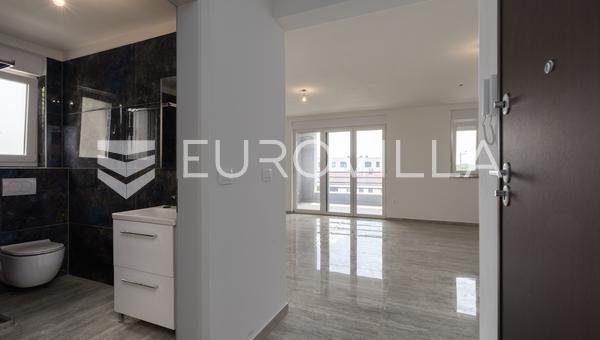 Istria, Parenzo - Elegante appartamento di nuova costruzione con ampie terrazze