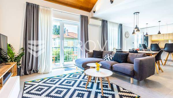 Split, Bol, moderní penthouse, 4 ložnice
