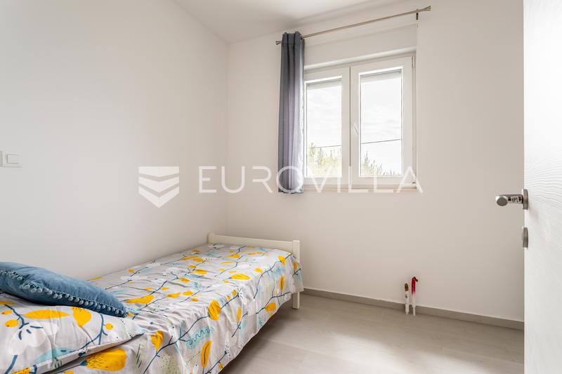 Podstrana, újonnan épült ház medencével - 6