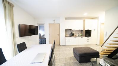 Tisno - Atraktivní vícebytový objekt se třemi funkčními byty a zahradou na 165,19 m²