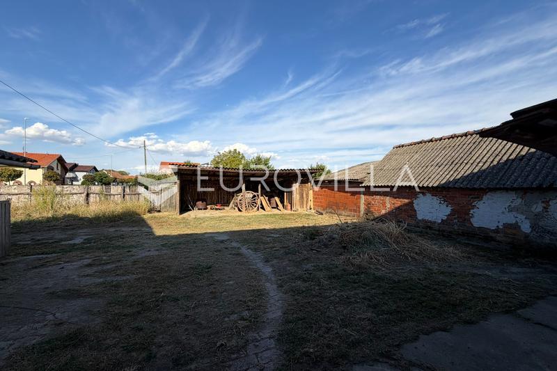 Satnica Đakovacka - Enonadstropna hiša z velikim potencialom, 18 m fronte - 12