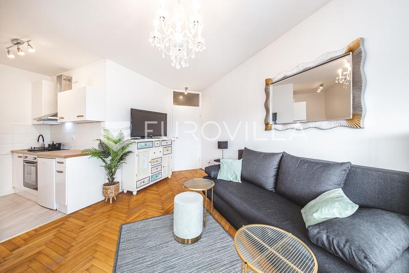 Zagreb, Branimirova, prekrasan dvosoban stan 35,48 m²