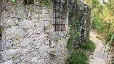 Mali Lošinj, Susak, nedovršena kamena kuća 52 m²